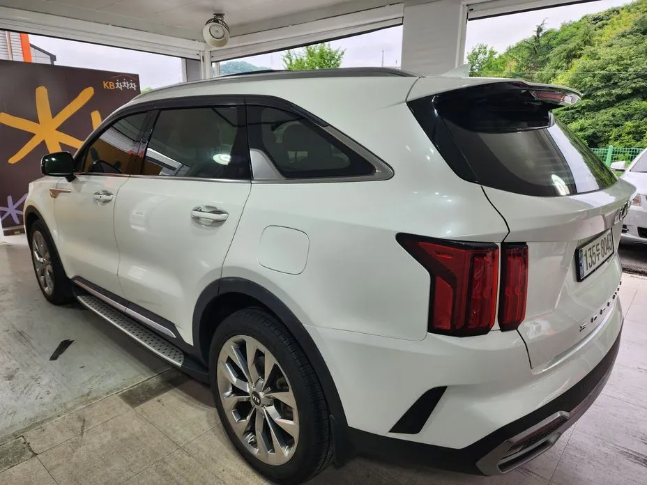 Kia Sorento — фото 9