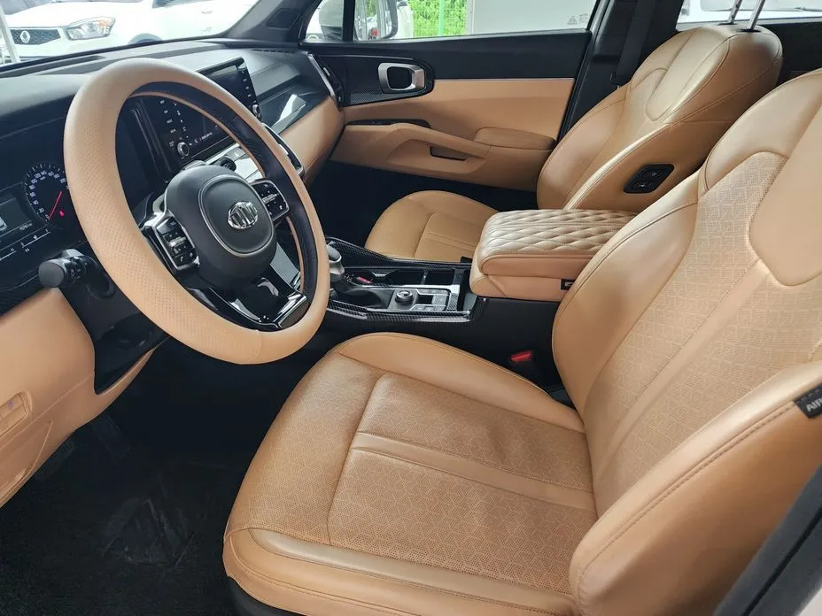 Kia Sorento — фото 6