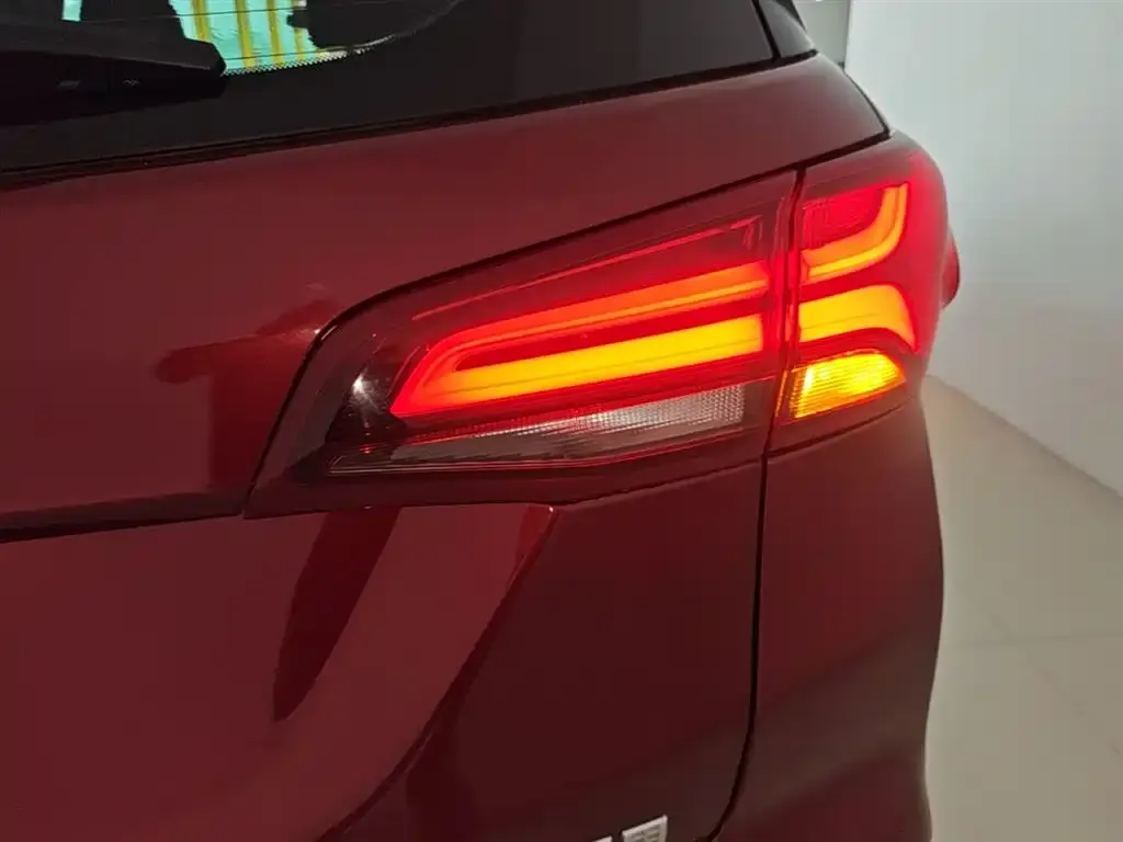 Chevrolet Equinox 2021 из CN, фото 3