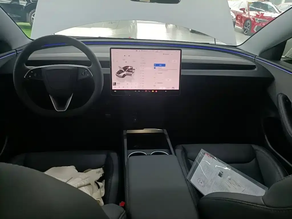 Tesla Model 3 — фото 2