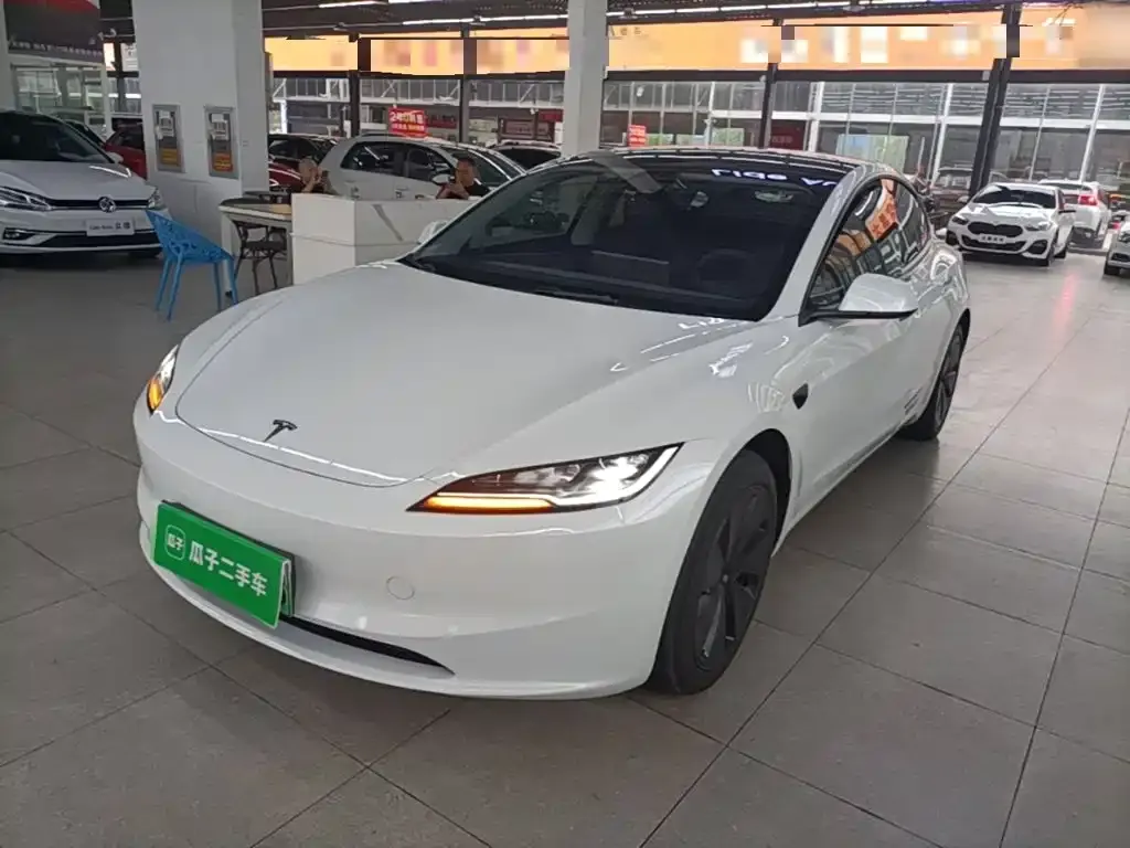 Tesla Model 3 — фото 10
