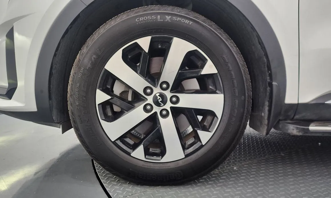 Kia Sorento — фото 6