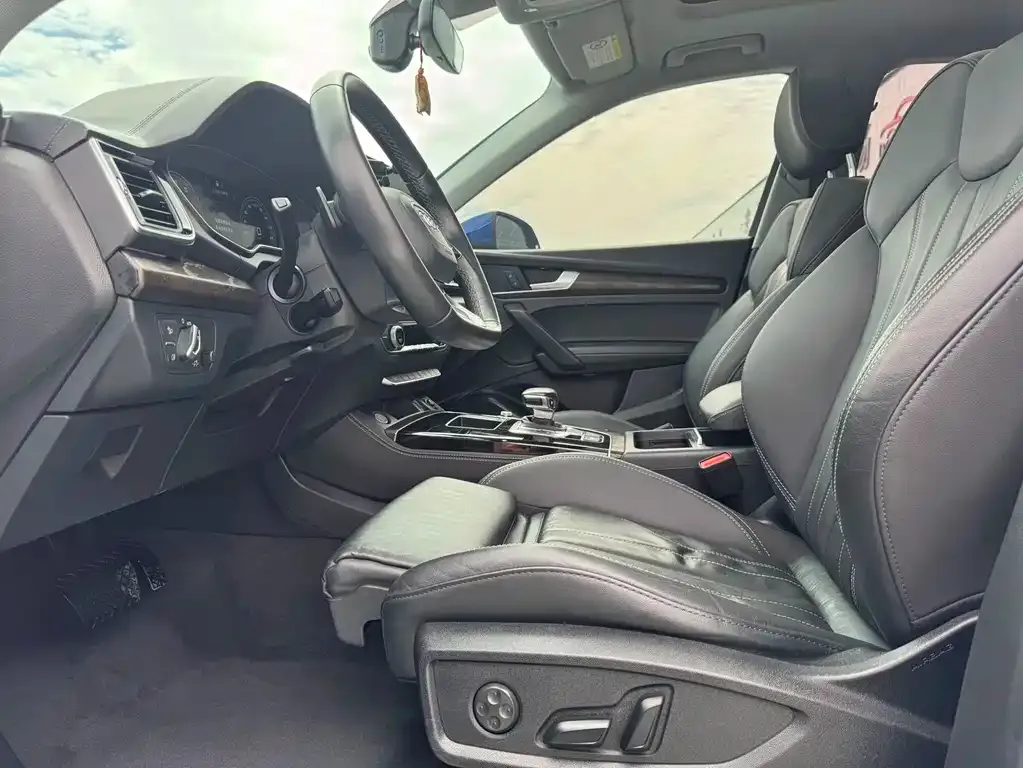 Audi Q5L 2021 из CN, фото 2