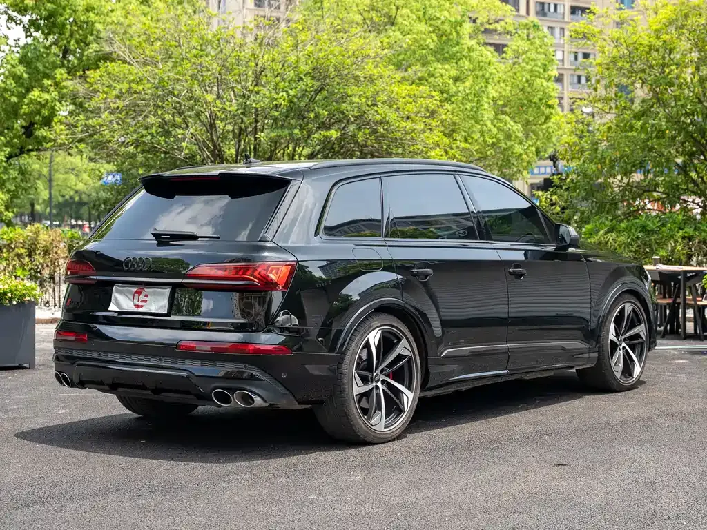 Audi SQ7 2025 из CN, фото 10