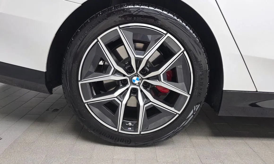 BMW 5-Series 2026 из KR, фото 4