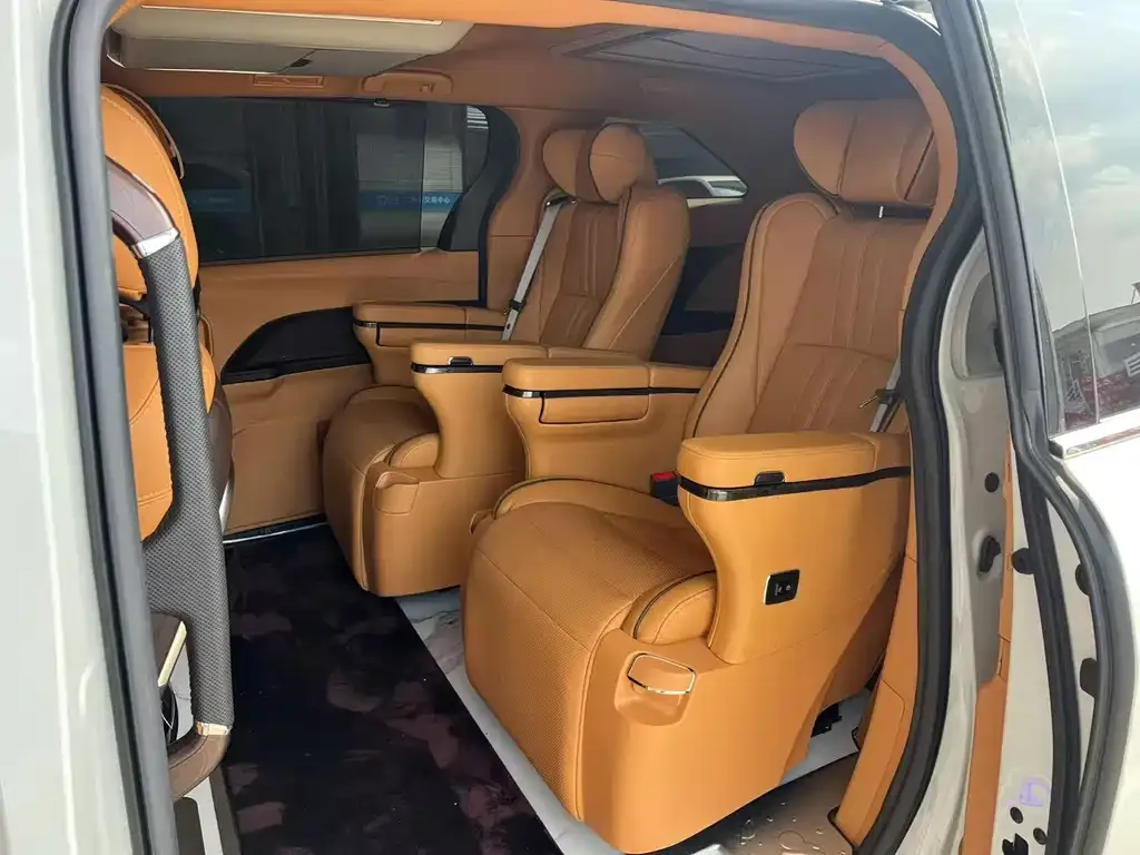 Toyota Sienna — фото 3