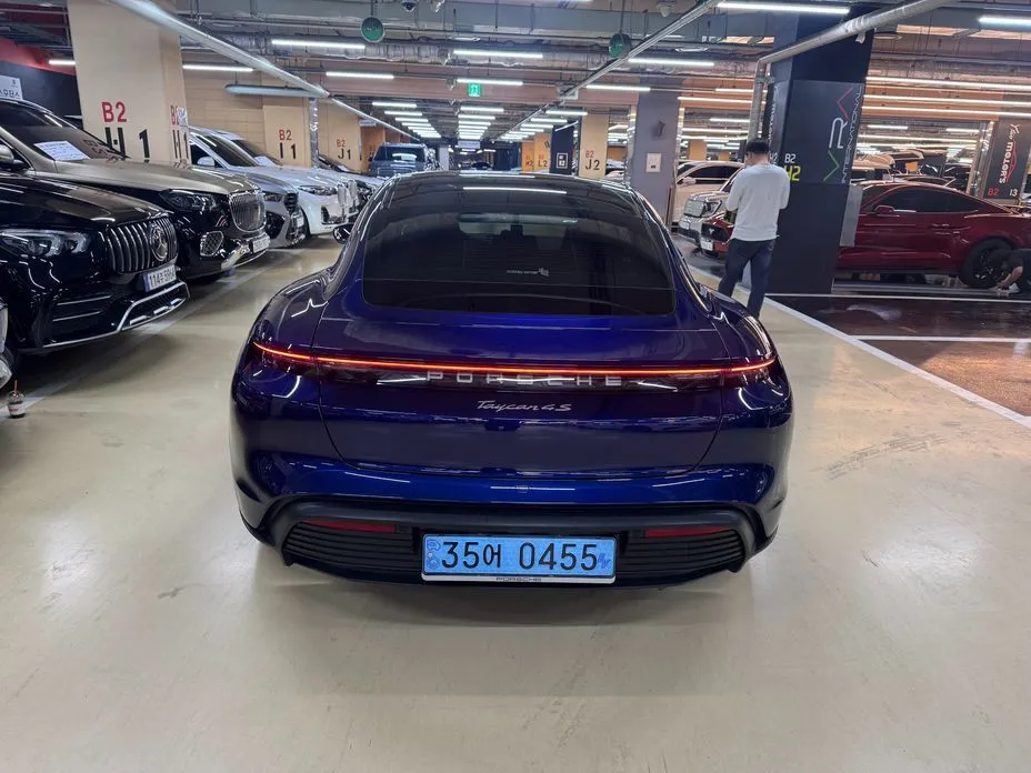 Porsche Taycan 2024 из KR, фото 7