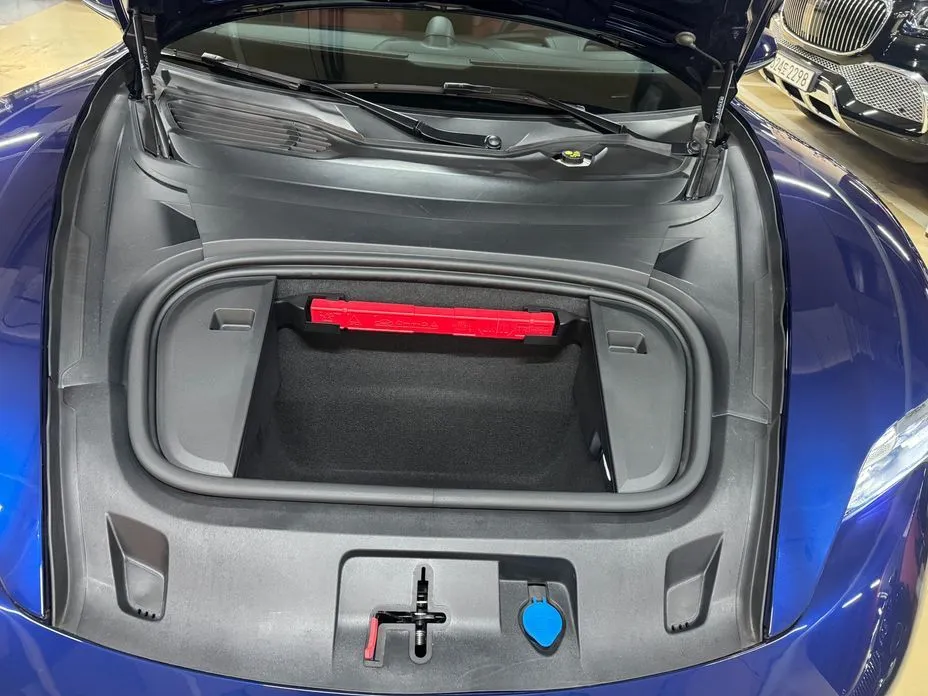 Porsche Taycan 2024 из KR, фото 6