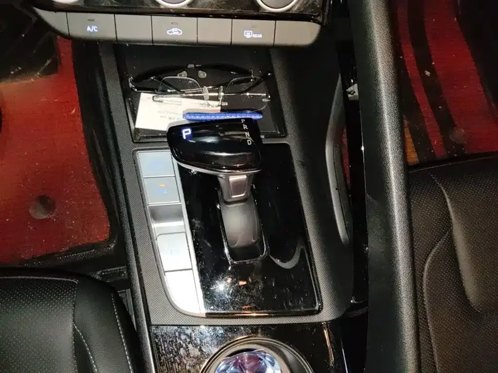 Hyundai Elantra — фото 10