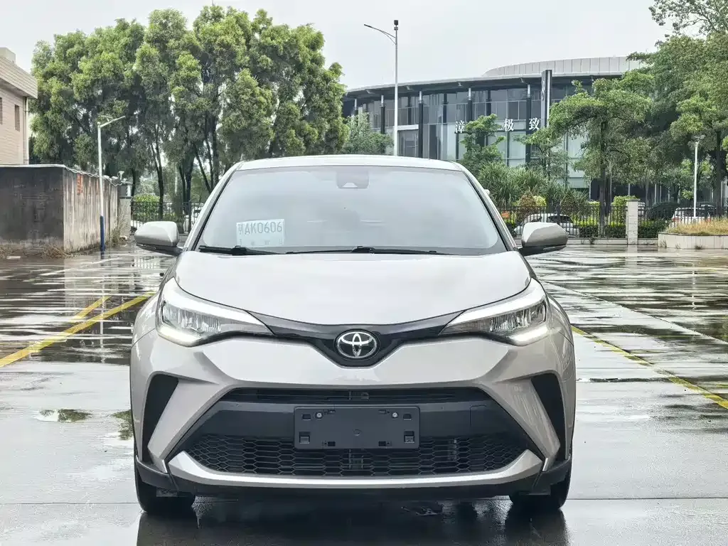 Toyota C-HR — фото 6