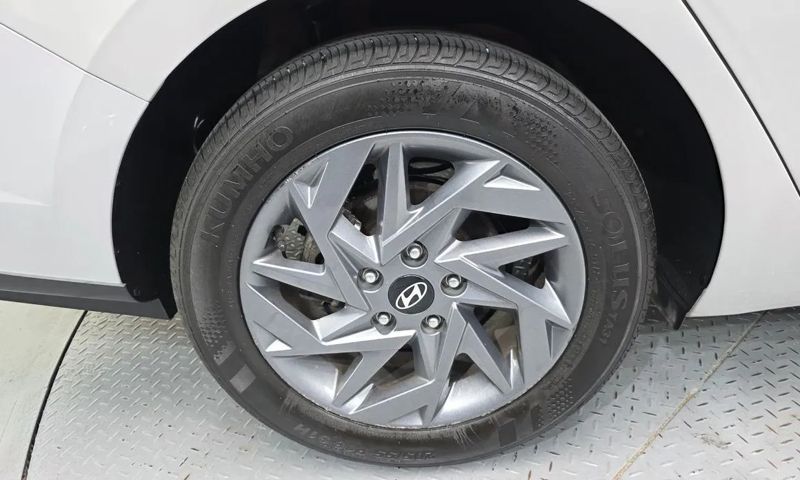 Hyundai AVANTE — фото 3