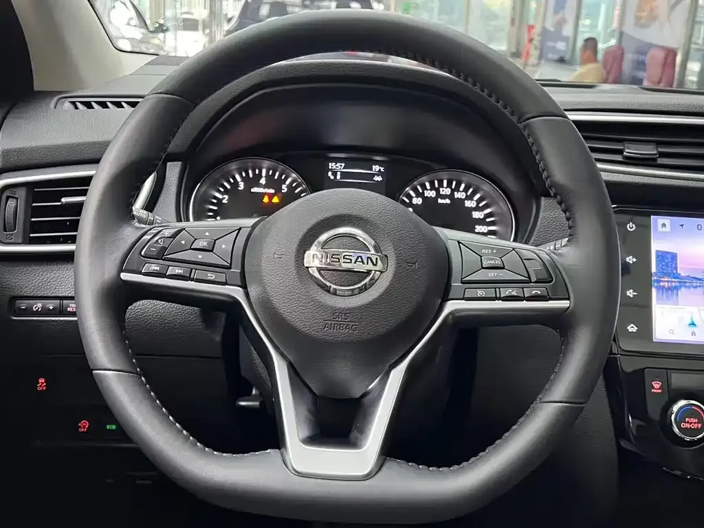 Nissan Qashqai — фото 10
