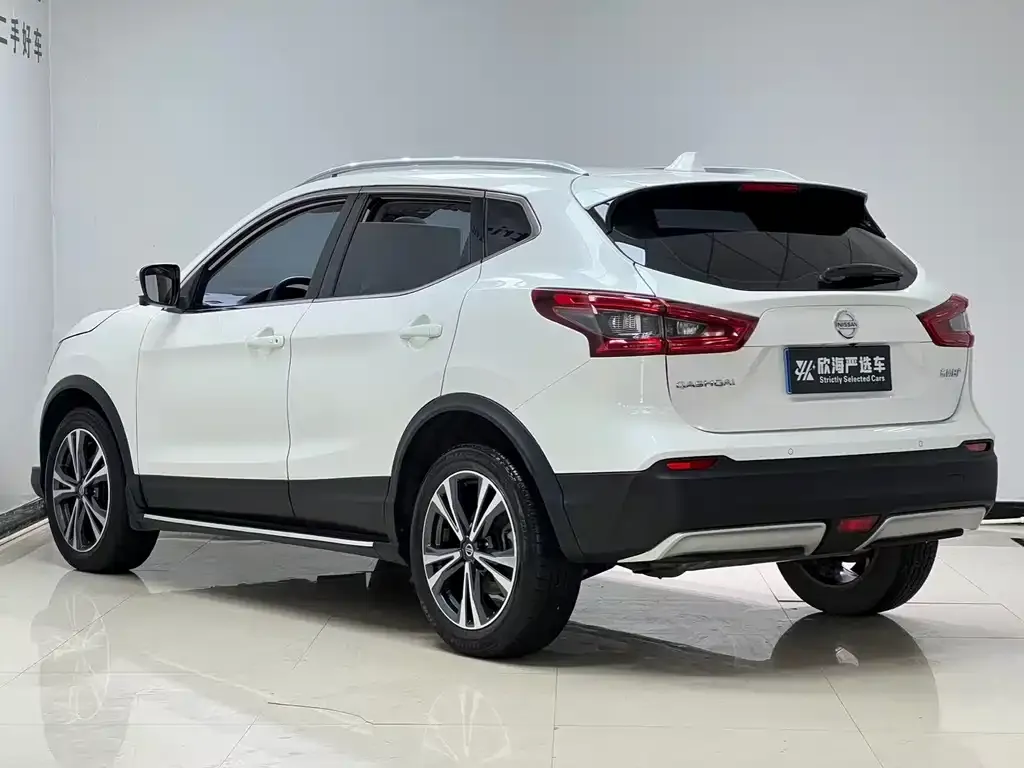 Nissan Qashqai — фото 5