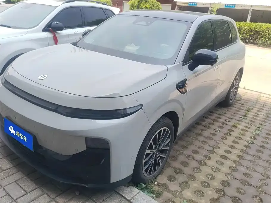 Leapmotor B10