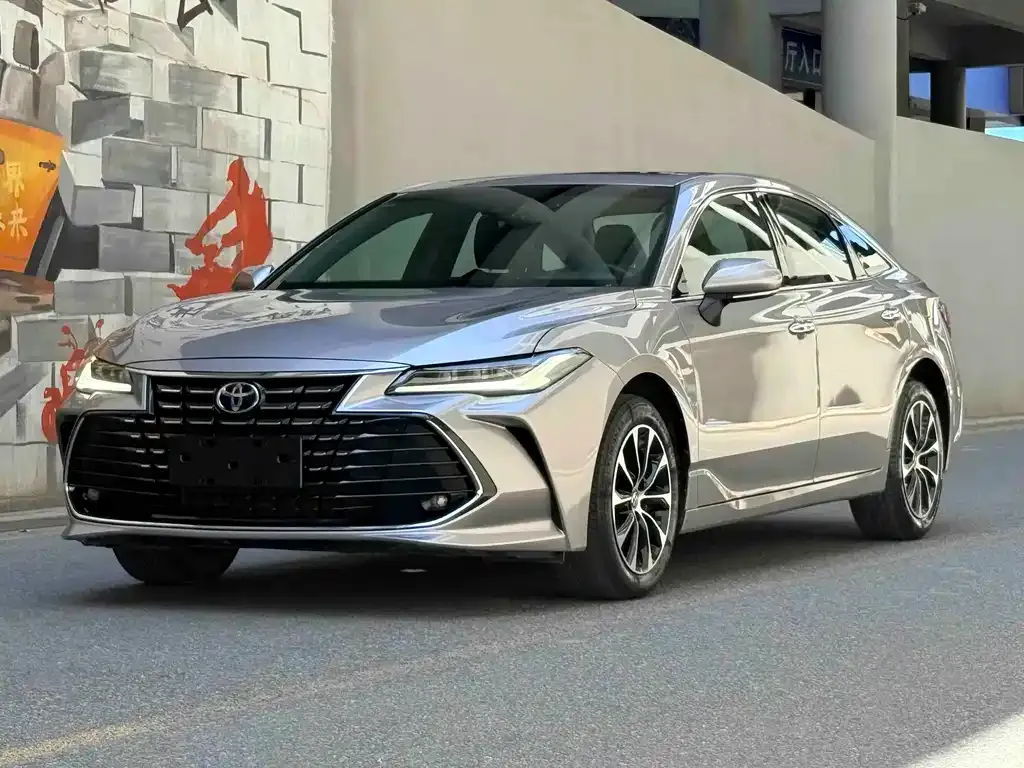 Toyota Avalon — фото 1
