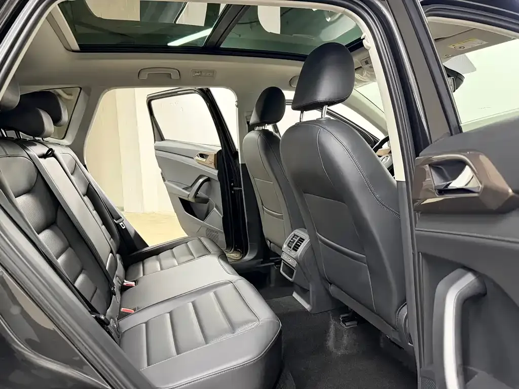 Volkswagen Tharu — фото 8