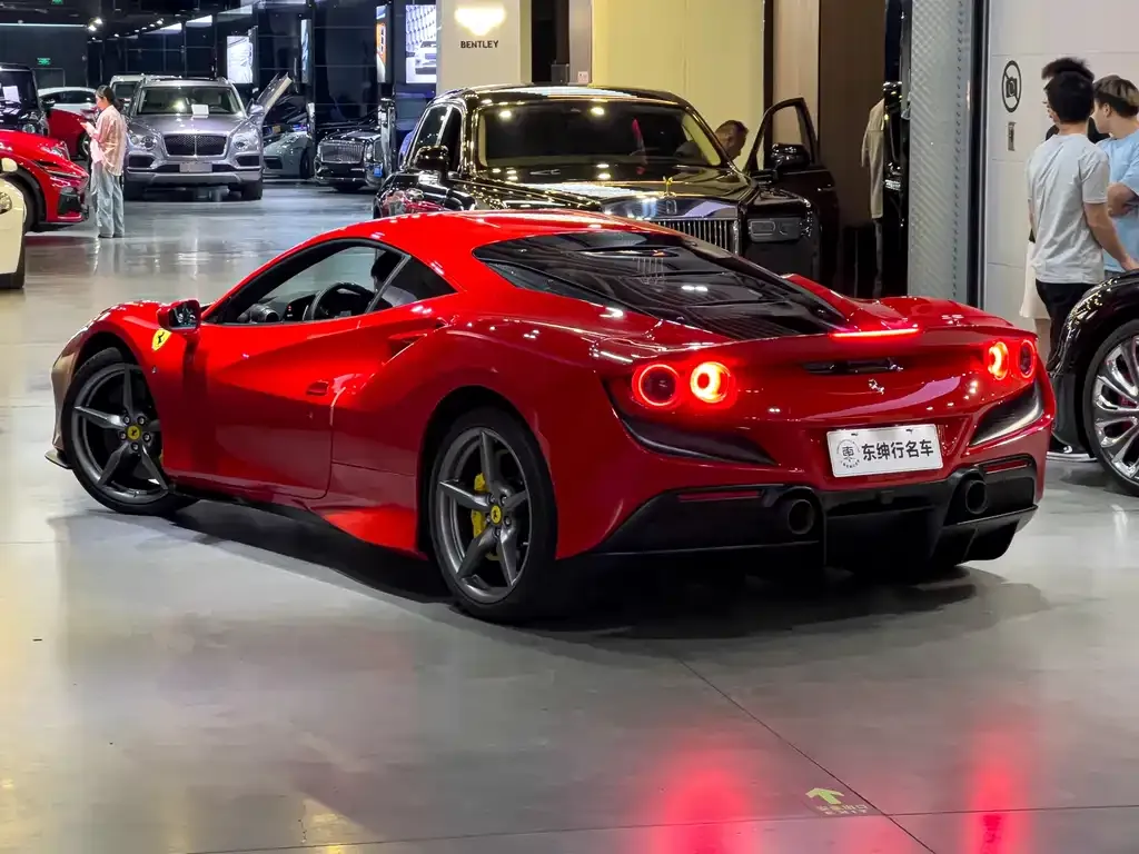 Ferrari F8 — фото 5