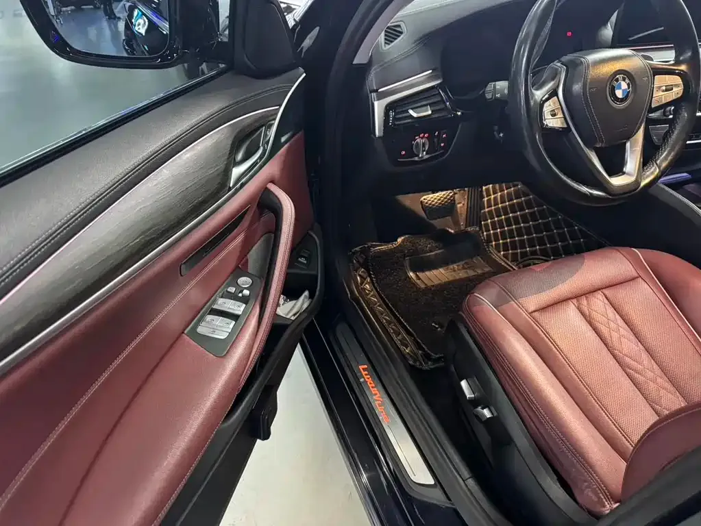 BMW 5 Series 2021 из CN, фото 7