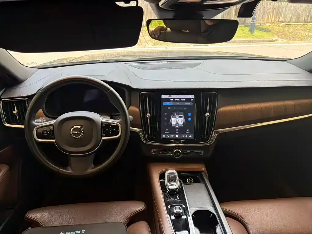 Volvo S90 2024 из CN, фото 6