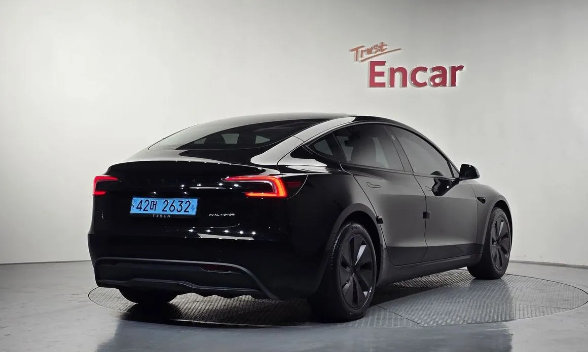 Tesla Model 3 — фото 3