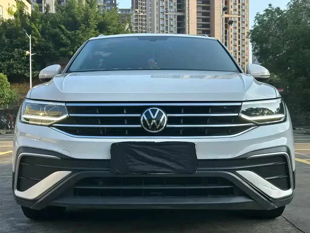 Volkswagen Tiguan L — фото 4