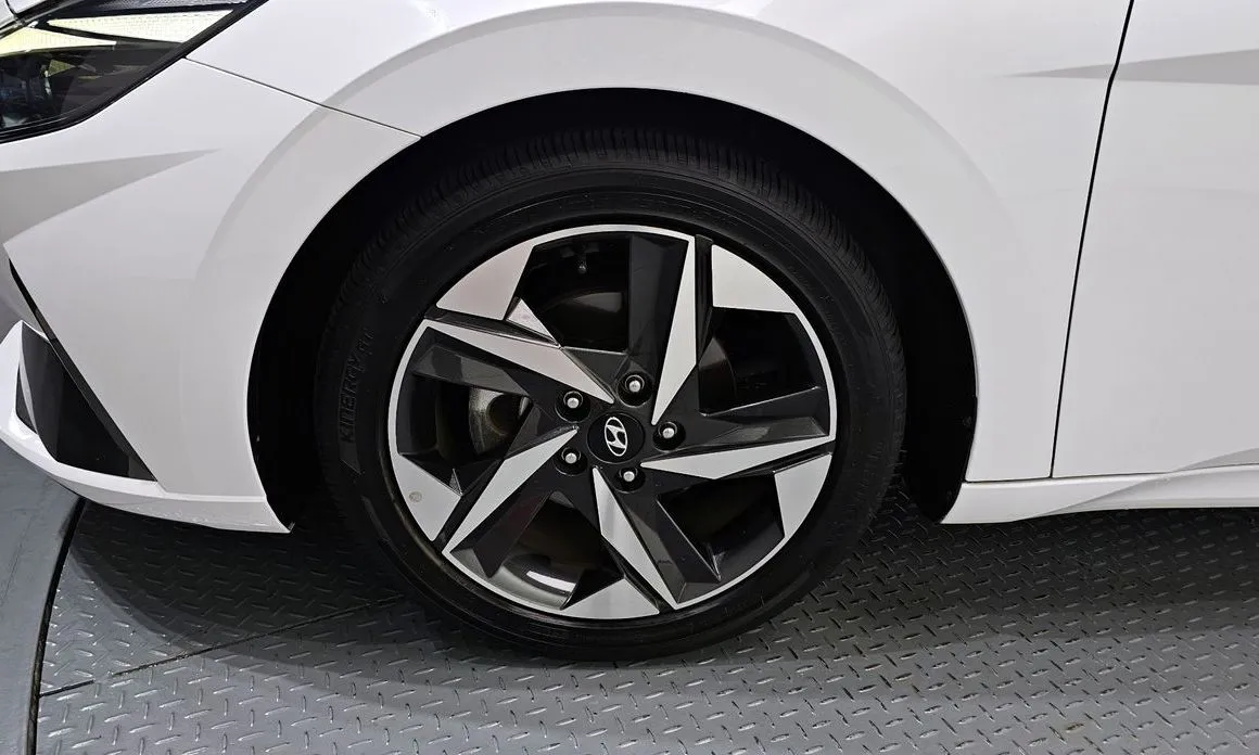 Hyundai AVANTE 2021 из KR, фото 10