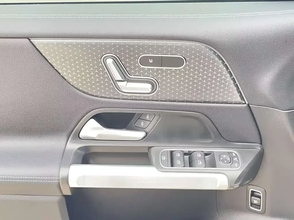 Mercedes-Benz EQB 2026 из CN, фото 9