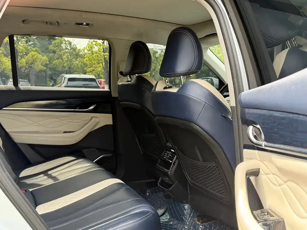 Geely Xingyue L 2023 из CN, фото 2