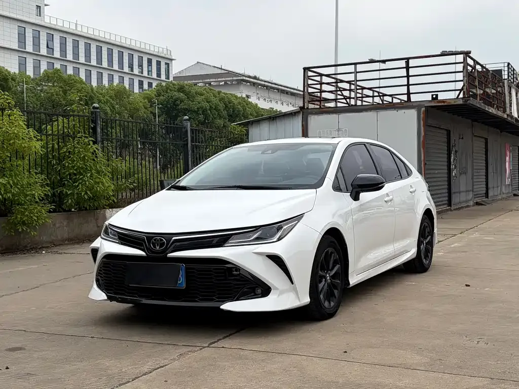 Toyota Corolla — фото 1