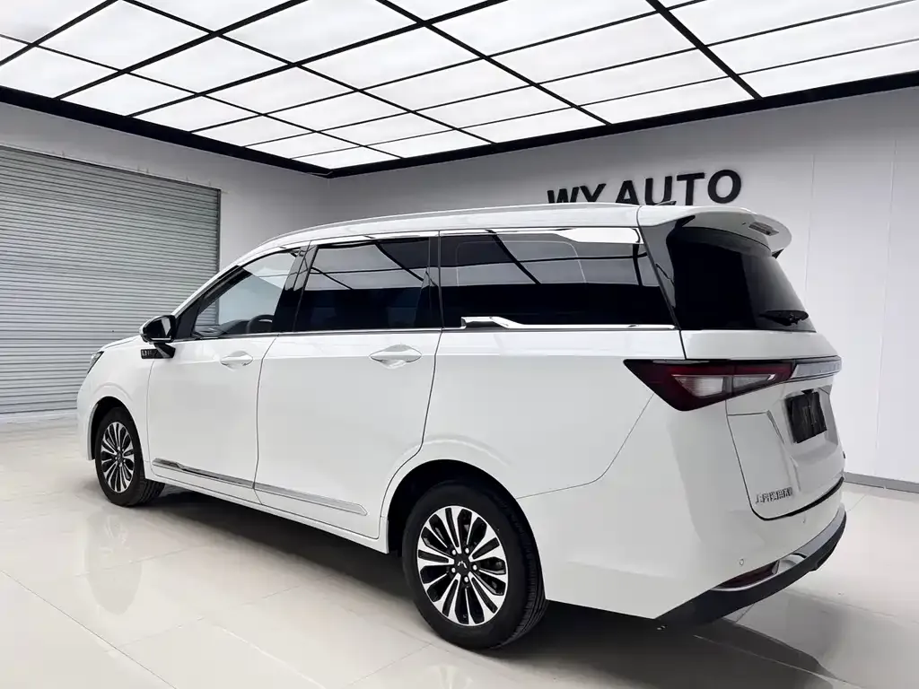 Wuling Jiachen — фото 8