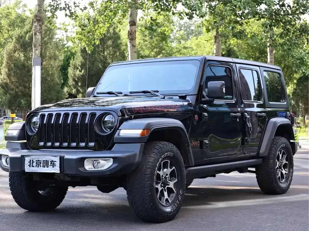 Jeep Wrangler — фото 1