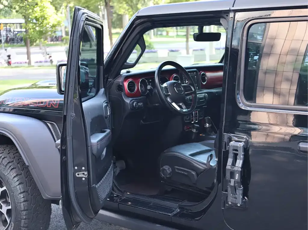 Jeep Wrangler — фото 6