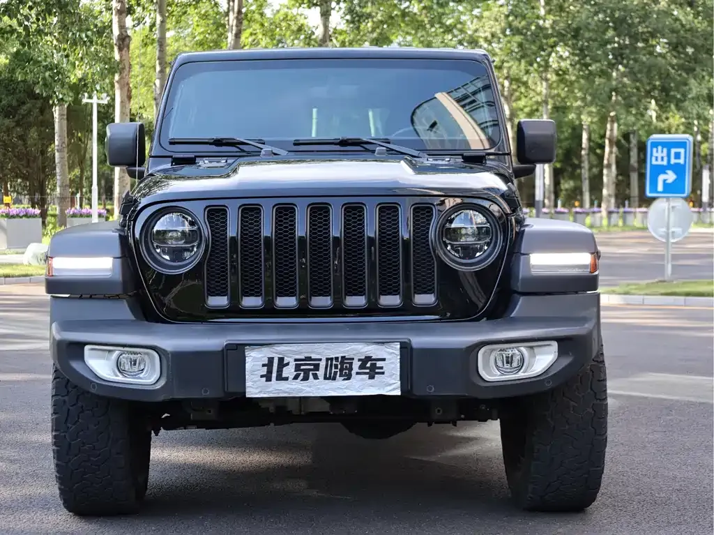 Jeep Wrangler — фото 10