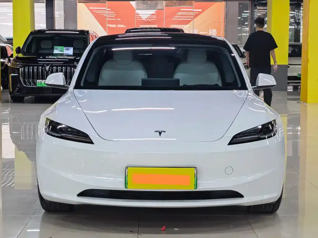 Tesla Model 3 — фото 5