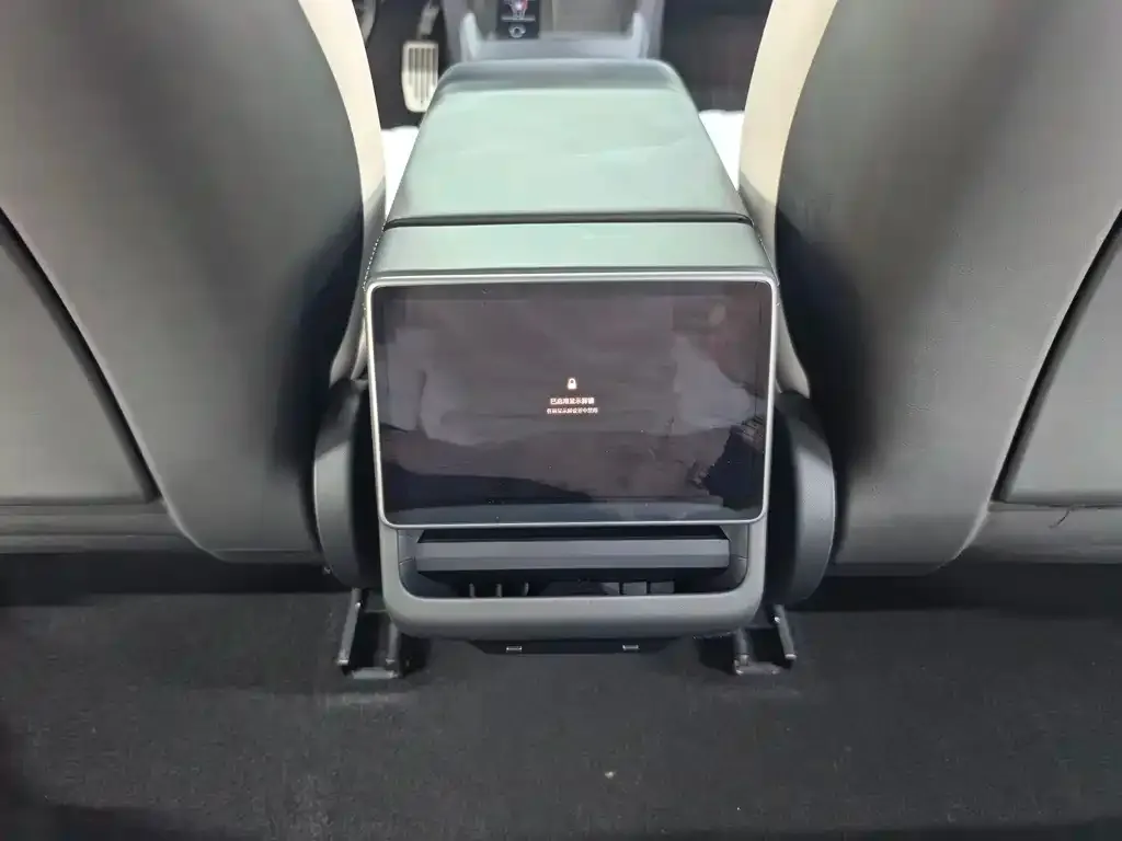 Tesla Model 3 — фото 3