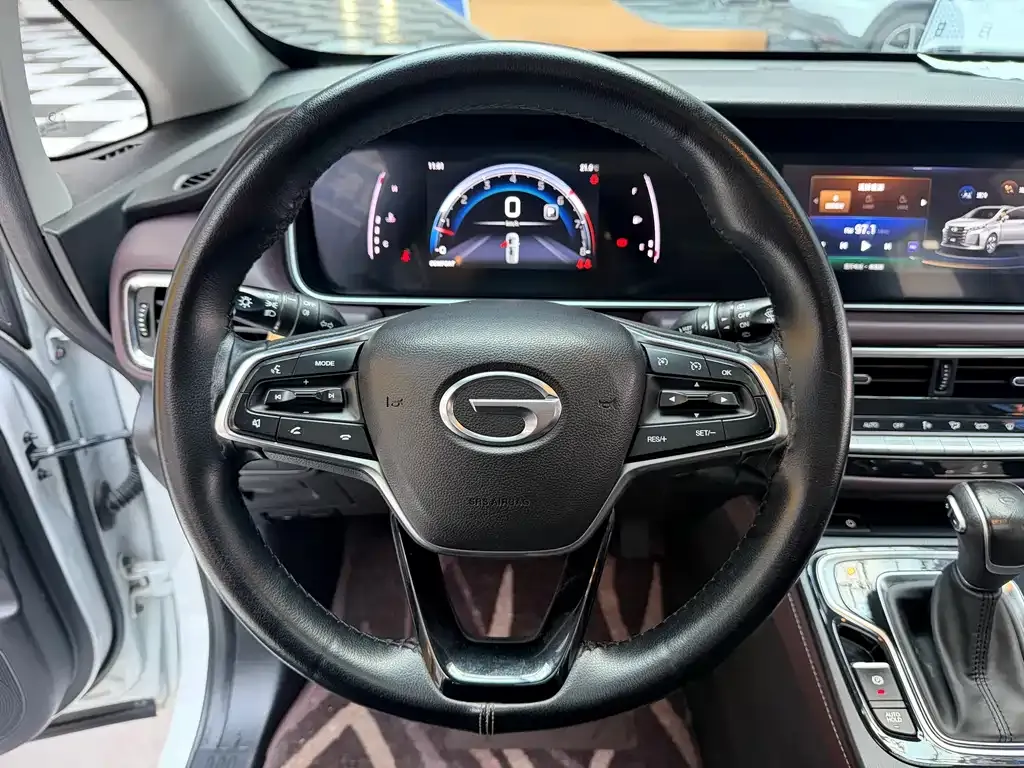 GAC Motor Trumpchi M6 — фото 10