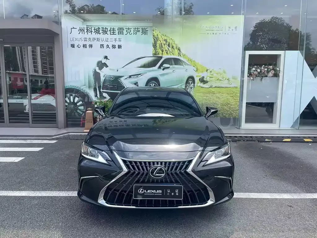 Lexus ES — фото 1