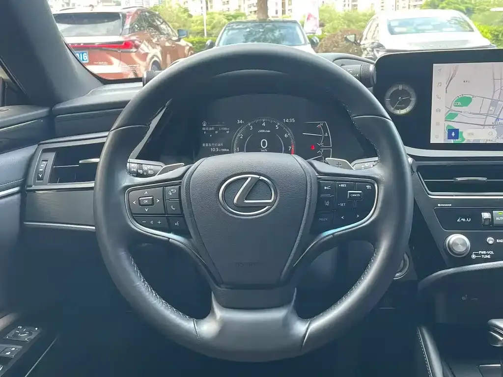 Lexus ES — фото 9