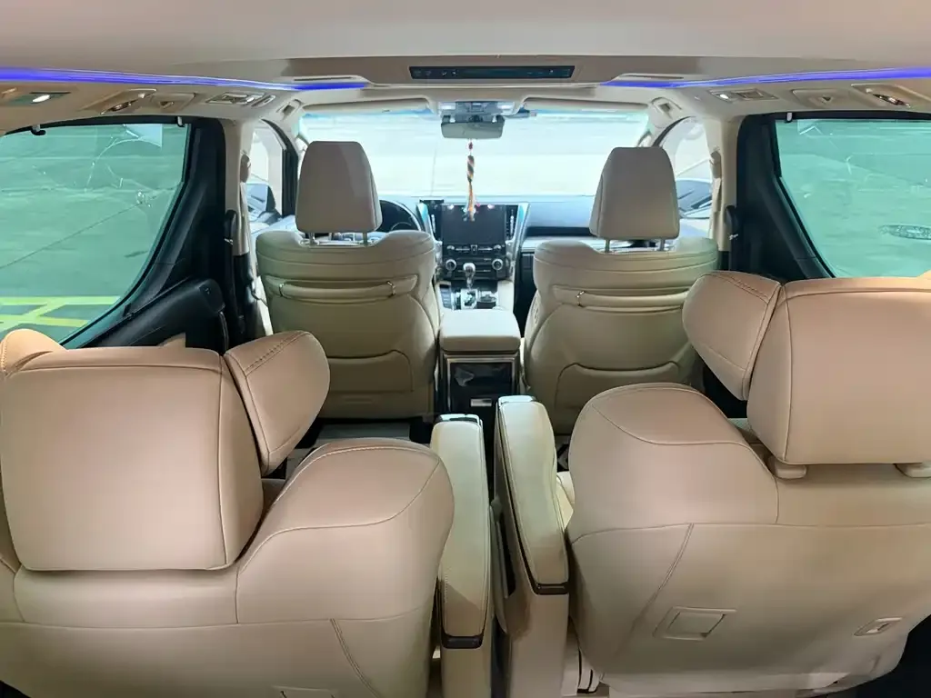 Toyota Alphard — фото 3