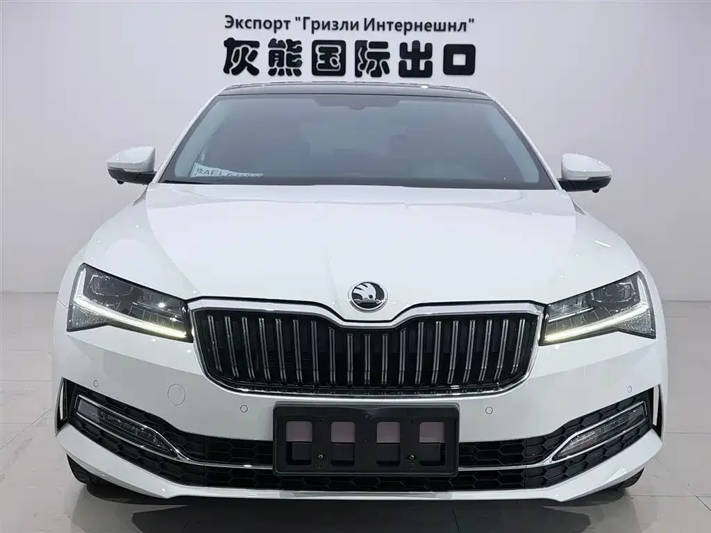 Skoda Superb — фото 5