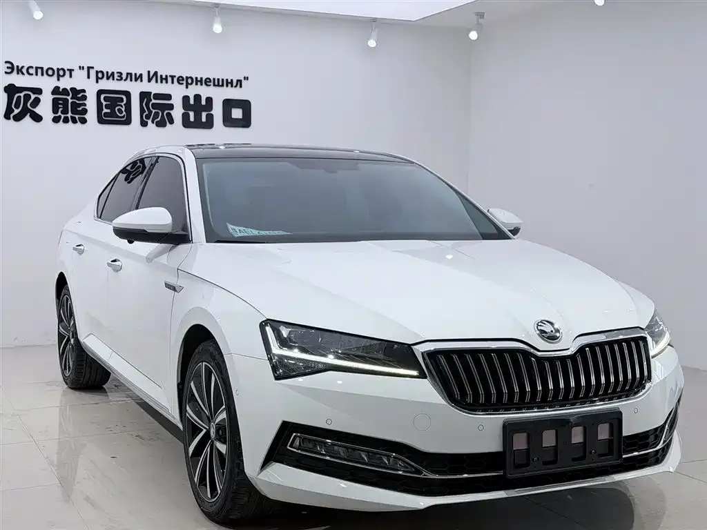 Skoda Superb — фото 6