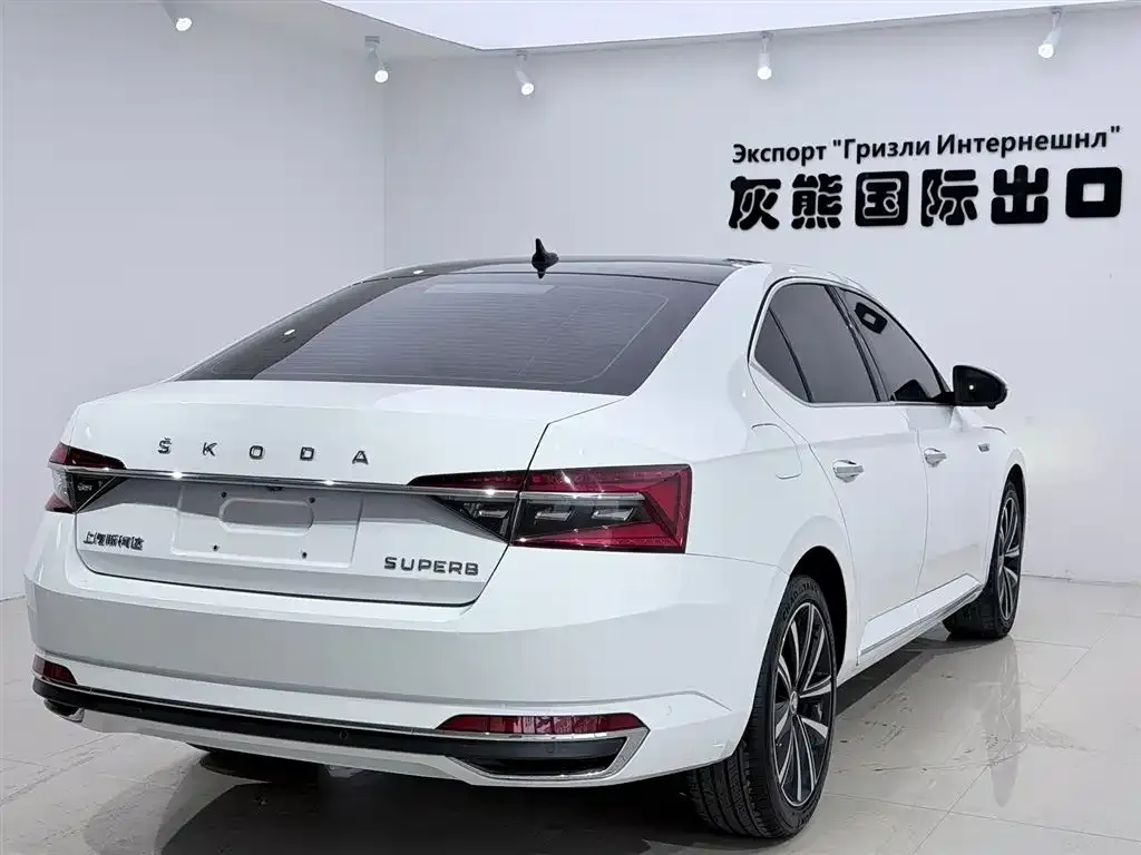Skoda Superb — фото 4