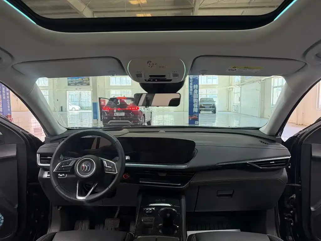 Buick Envision Plus — фото 8