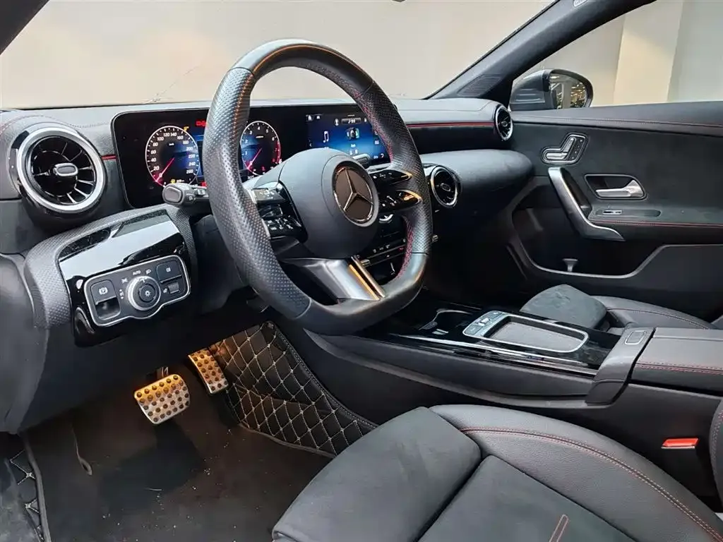 Mercedes-Benz CLA (Import) — фото 8