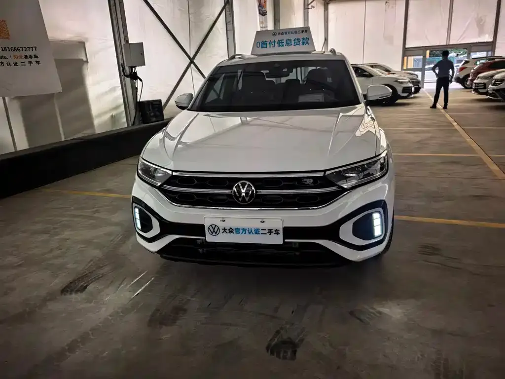 Volkswagen T-Roc — фото 8