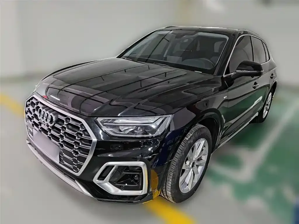 Audi Q5L — фото 1