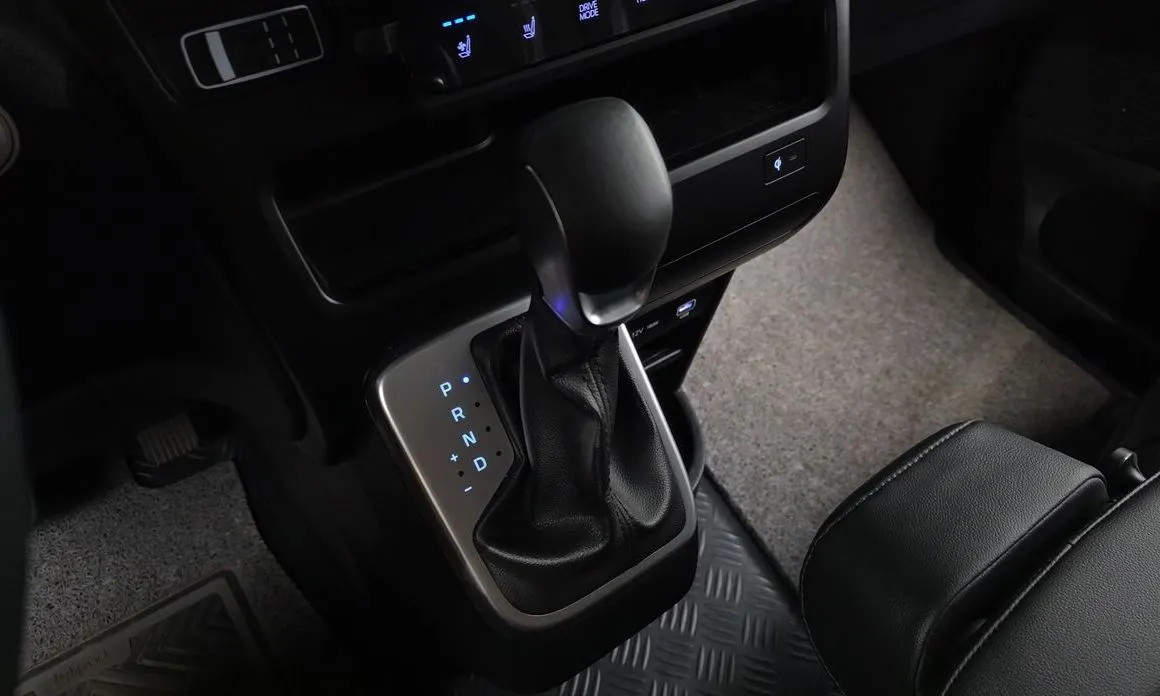 Hyundai Staria 2025 из KR, фото 5