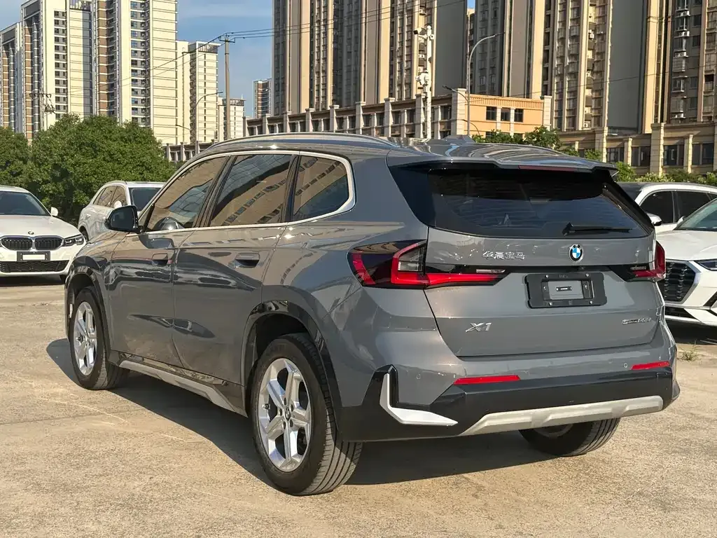 BMW X1 — фото 10
