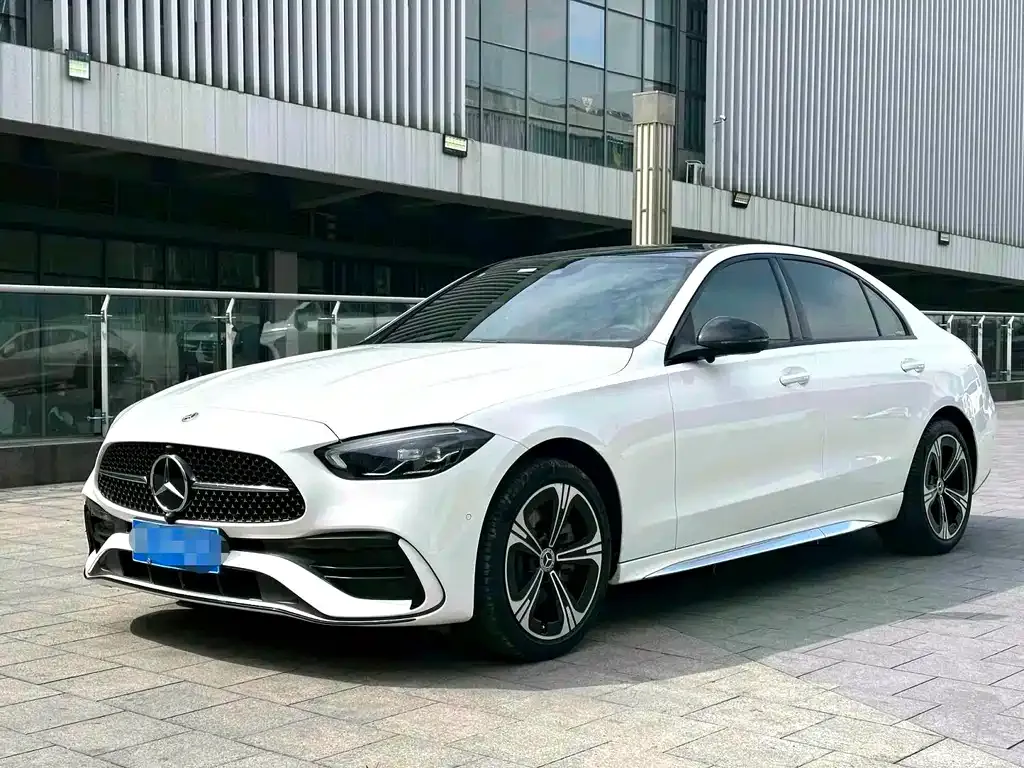 Mercedes-Benz C-Class — фото 1
