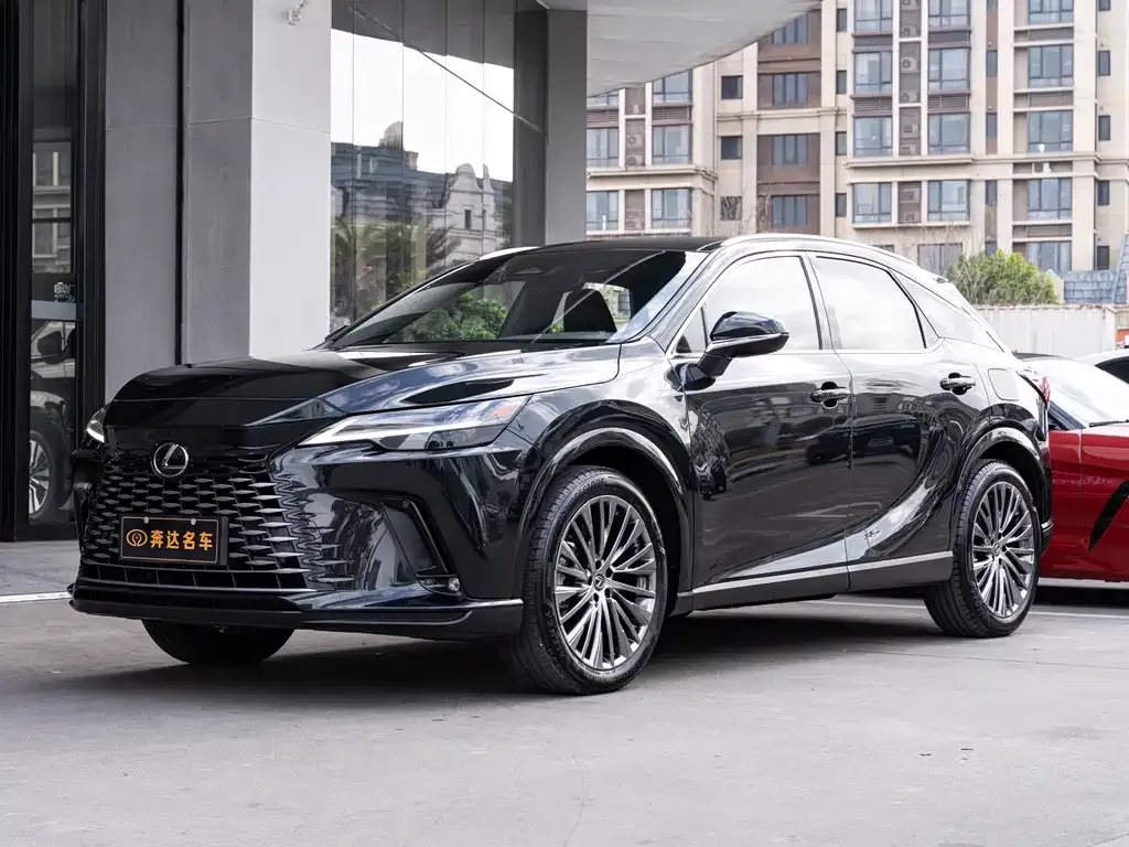 Lexus RX — фото 1